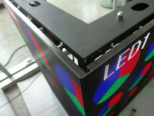 O tipo quadrado diodo emissor de luz da coluna iluminou a fábrica diagonal pequena video de Shenzhen da emenda das paredes 1.6mm